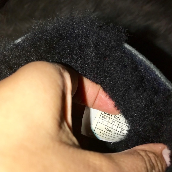 🖤 UGGS🖤 - Picture 5 of 7